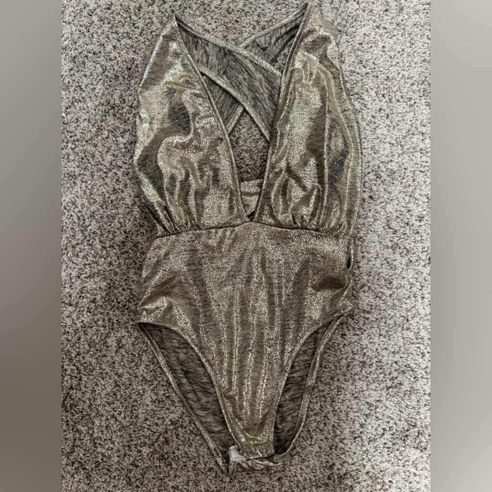 Boohoo Paige Plunge Wrapback Metallic Bodysuit
